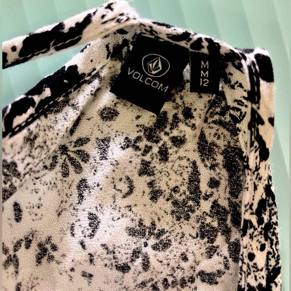 Volcom Razor Spaghetti Tank Top (M) - Picture 4 of 4